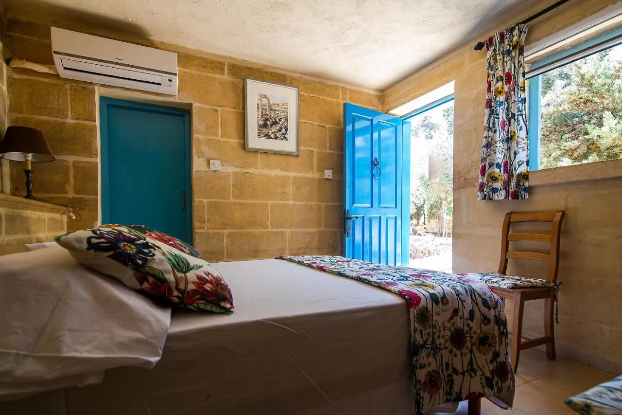 Ta' Bertu Host Family Bed & Breakfast Bed and Breakfast Ħal Far Malta