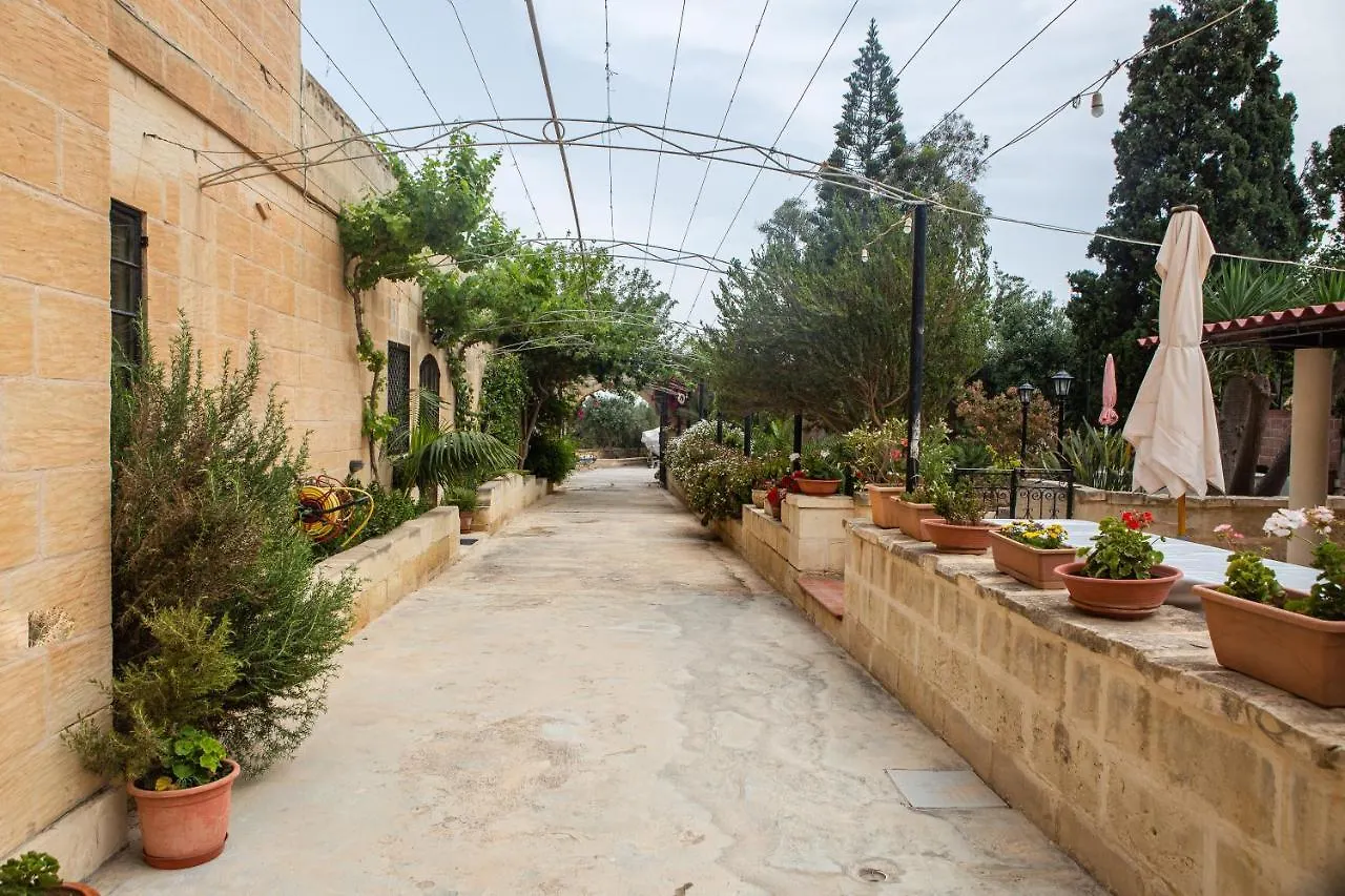 Ta' Bertu Host Family Bed & Breakfast Ħal Far