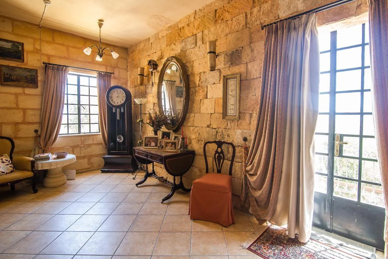 Ta' Bertu Host Family Bed & Breakfast Bed and Breakfast Ħal Far