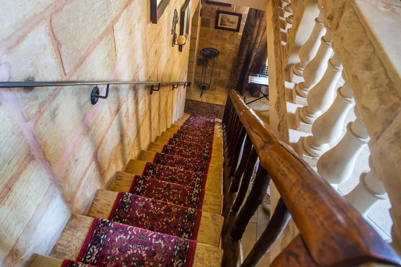 Ta' Bertu Host Family Bed & Breakfast Panzió Ħal Far