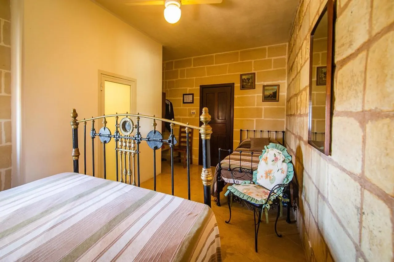 Ta' Bertu Host Family Bed & Breakfast Ħal Far