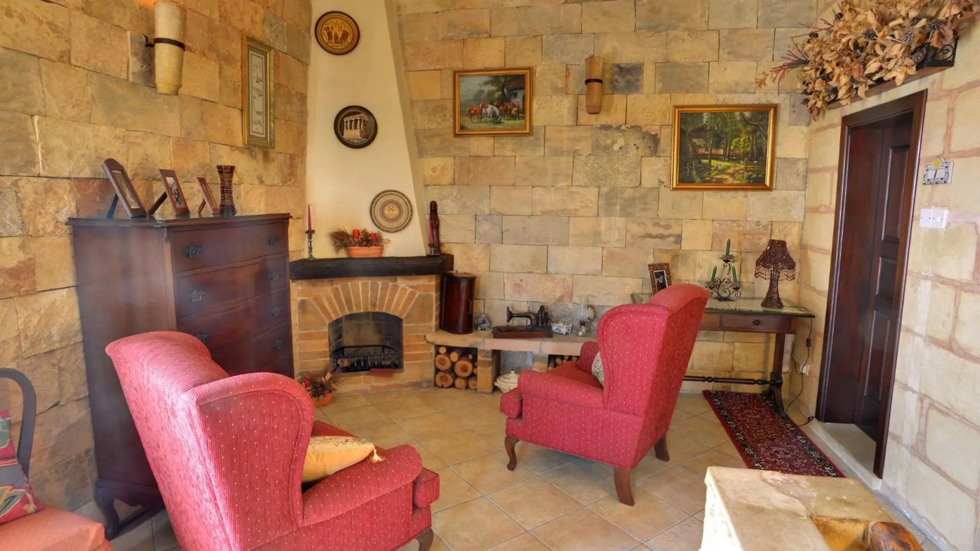 Ta' Bertu Host Family Bed & Breakfast Panzió Ħal Far Málta