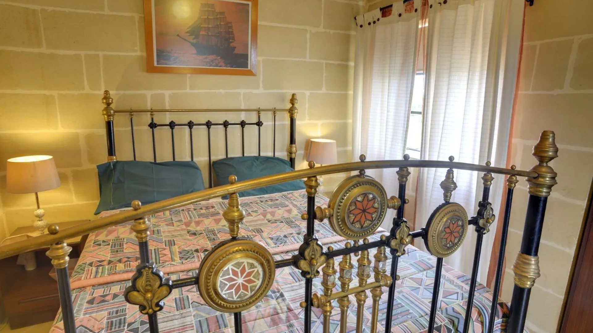 Ta' Bertu Host Family Bed & Breakfast Bed & Breakfast Hal Far 2*,  Malta