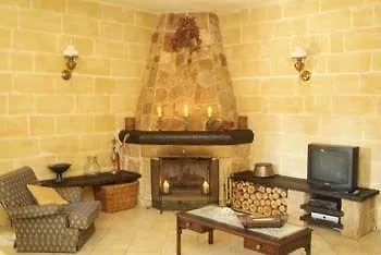 Ta' Bertu Host Family Bed & Breakfast Bed and Breakfast Ħal Far